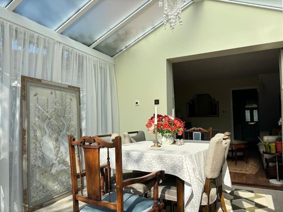 2 Bedroom House In Chichester Near Goodwood And Wittering Beaches Exterior foto